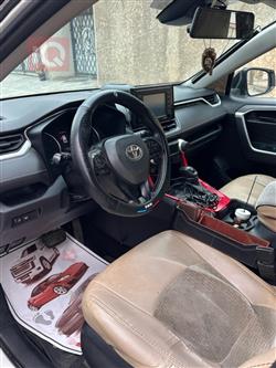 تۆیۆتا ڕاڤ 4